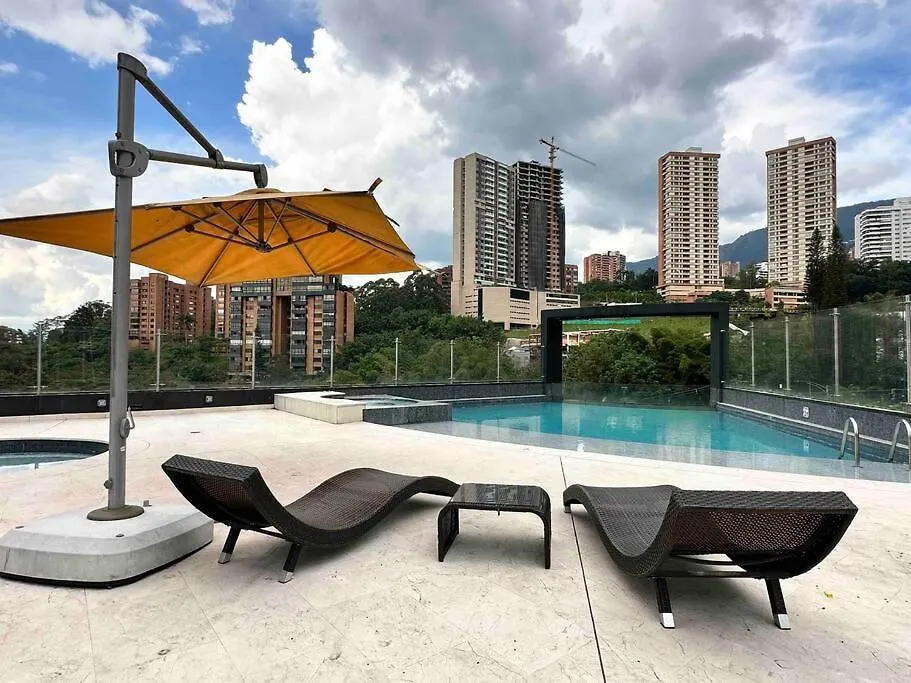 2002 City Skyline View In El Poblado Медельин