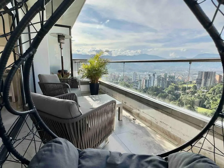 2002 City Skyline View In El Poblado Medellín 0*,